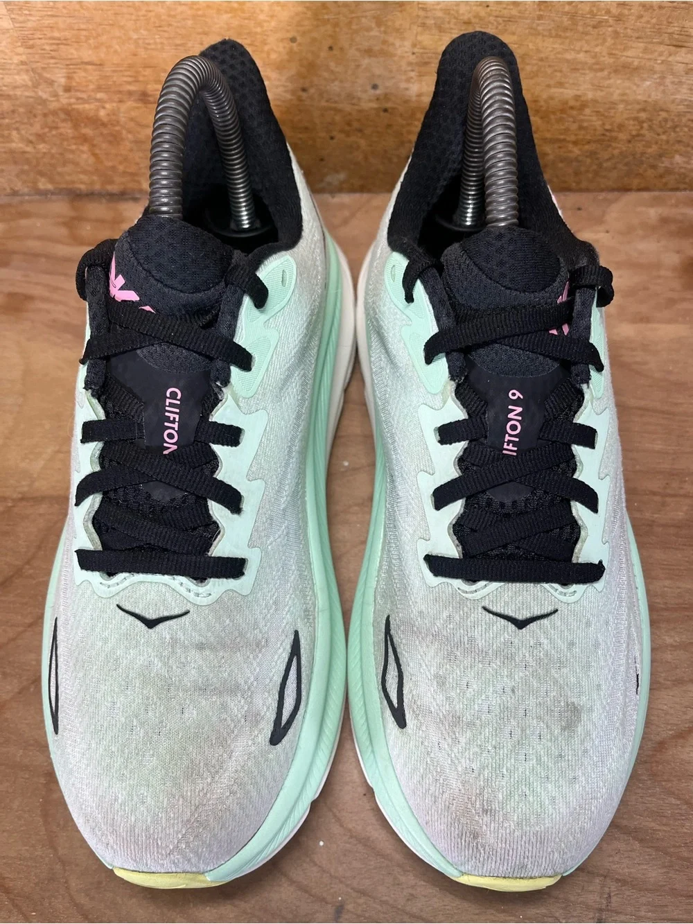Hoka One One Clifton 9 REFLECTIVE Womens Size 6 Running Shoes Sneakers Mint